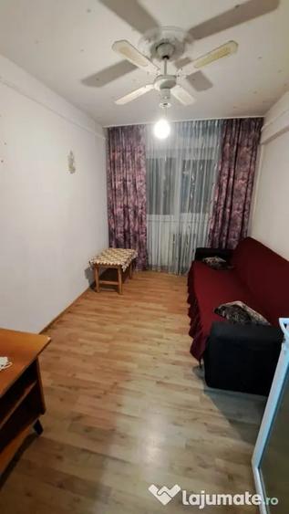 Apartament cu 3 camere decomandat în B-dul București