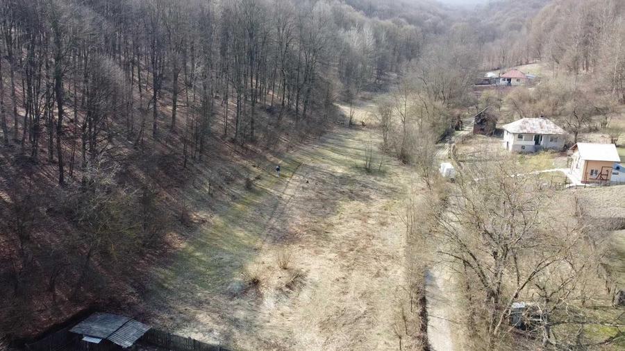 Teren de 2291 mp, în Merișani