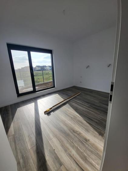 Duplex cu 4 camere cu Teren 390 Mp în Covaci