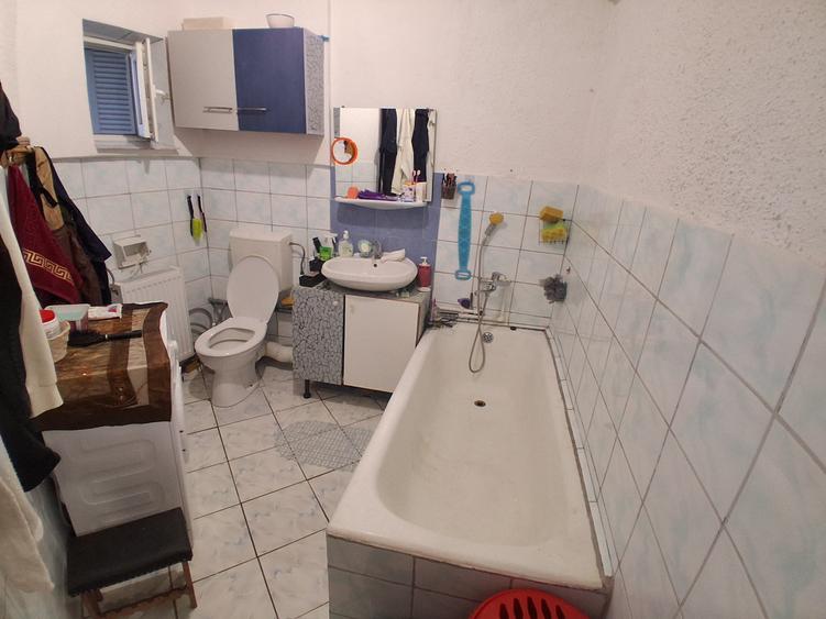 Apartament cu 2 camere decomandat, mobilat în Canta