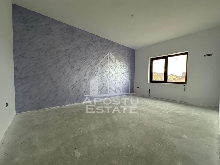 Casă cu 4 camere cu Teren 300 Mp în Central