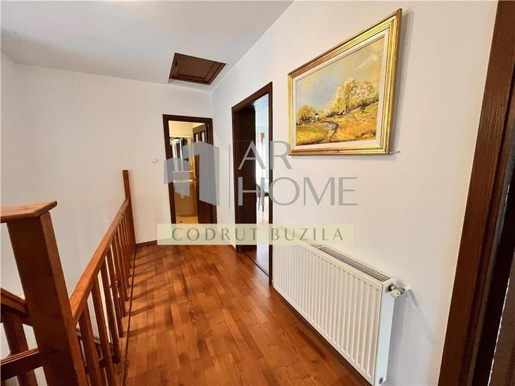 Casă individuală cu 5 camere cu Teren 300 Mp în Sud