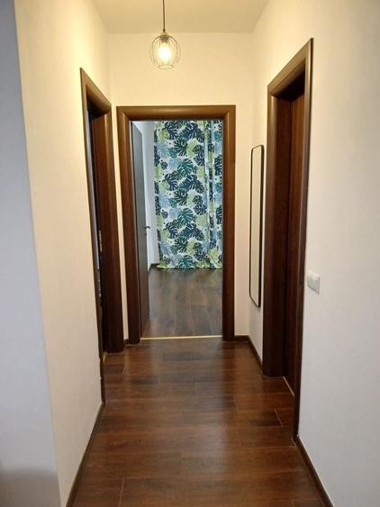 Apartament cu 3 camere decomandat în Metalurgiei