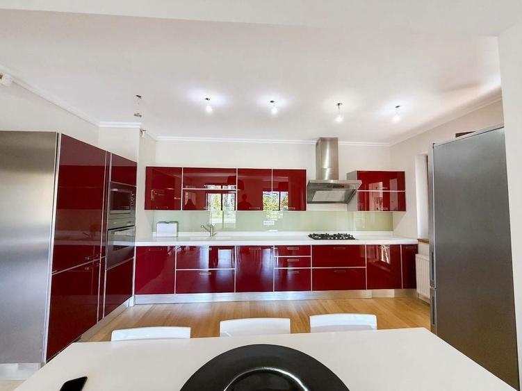 Apartament cu 4 camere în Herăstrău