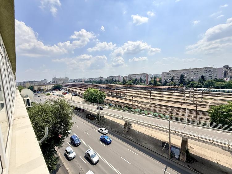 Apartament cu 2 camere semidecomandat în Grivița