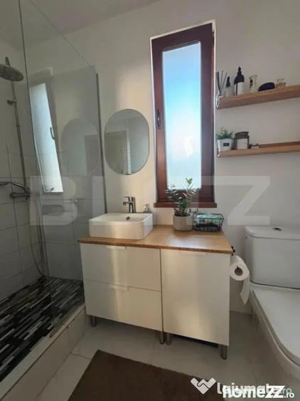 Casă cu 4 camere cu Teren 330 Mp în Central