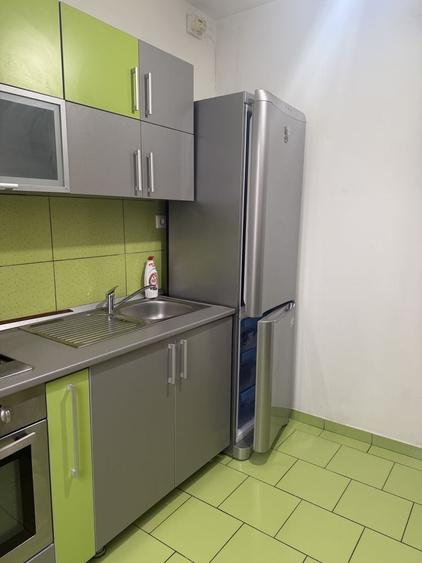 Apartament cu 2 camere semidecomandat în Girocului