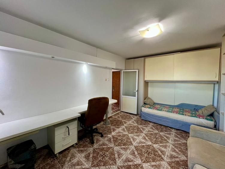 Apartament cu 2 camere decomandat în Casa de Cultură