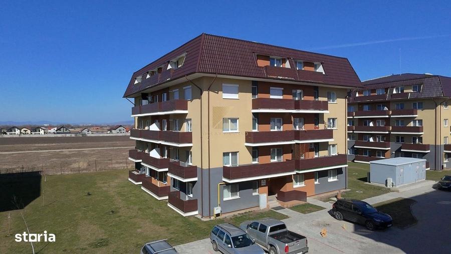 Apartament cu 2 camere nedecomandat în Sânpetru