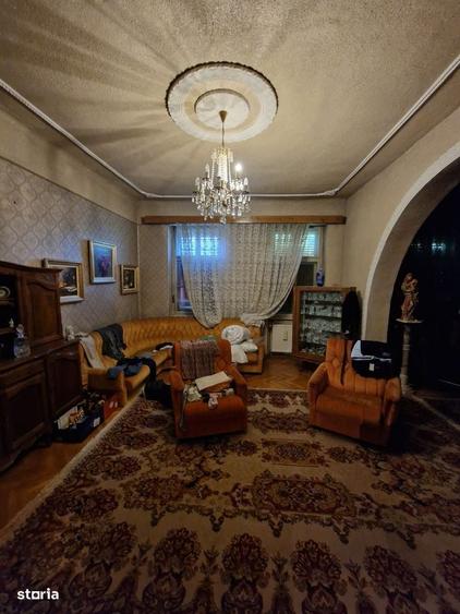 Vand casa singur in curte zona Lazaret - 6