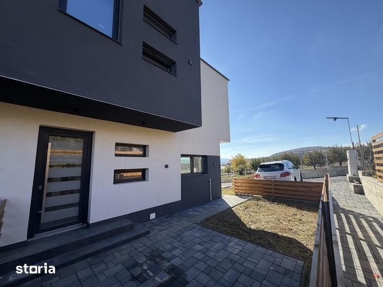 Casă cu 4 camere cu Teren 105 Mp în Central