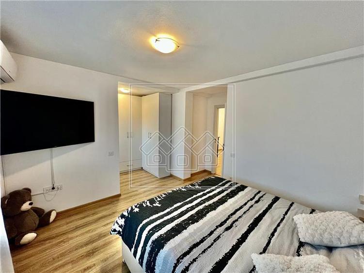 Duplex cu 3 camere cu Canalizare în Șelimbăr
