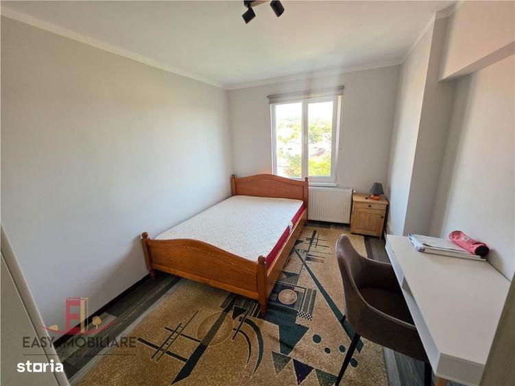 Apartament cu 3 camere decomandat în Central