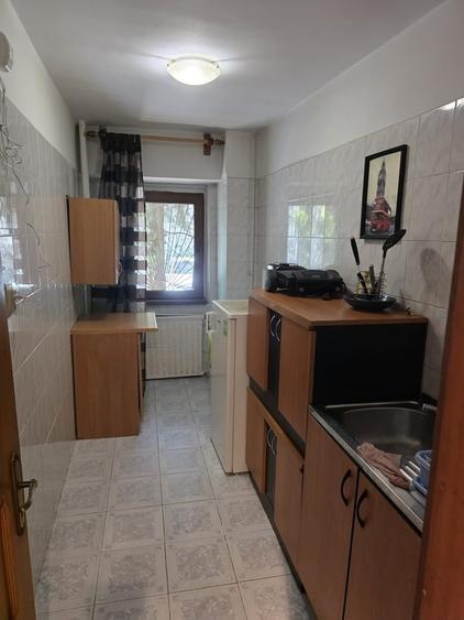Garsonieră decomandată în Vitan