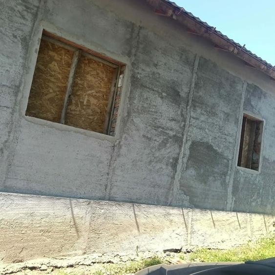 Casă individuală cu 2 camere cu Teren 500 Mp în Enciu