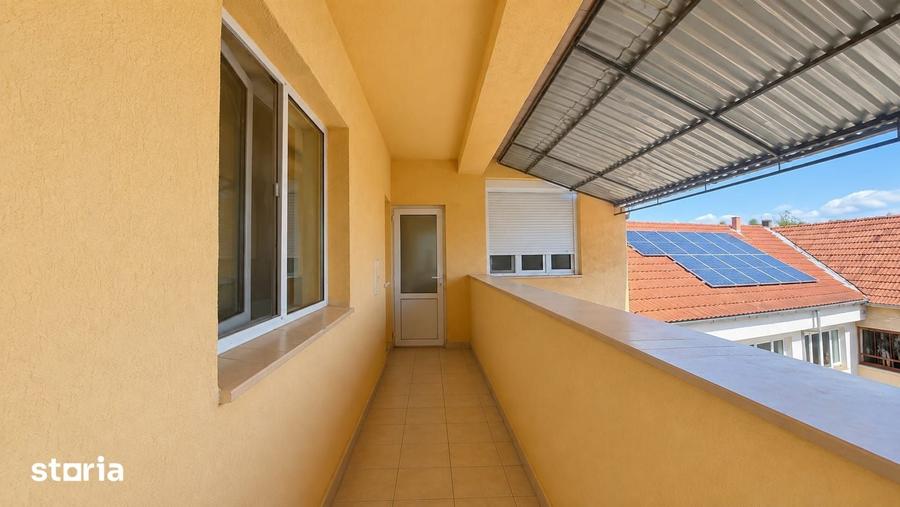 Casă cu 4 camere cu Teren 563 Mp în Central