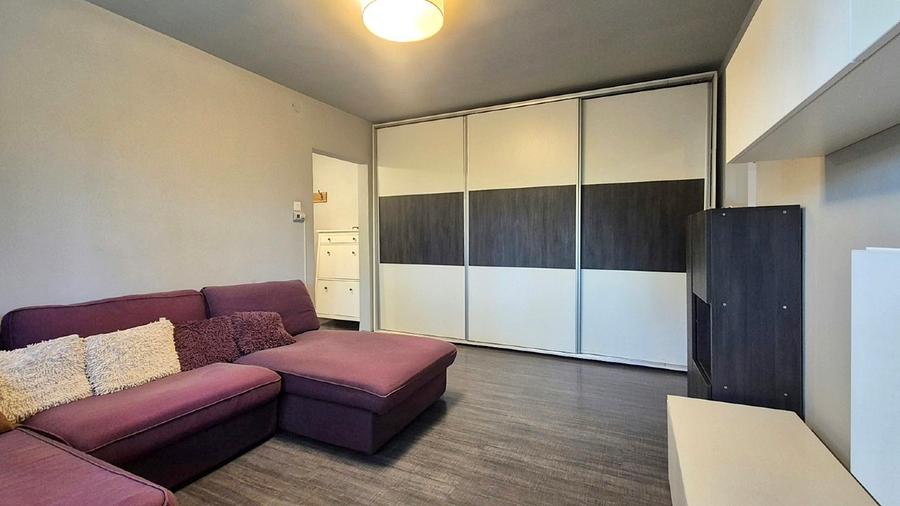 Apartament cu 2 camere semidecomandat în Centrul Civic