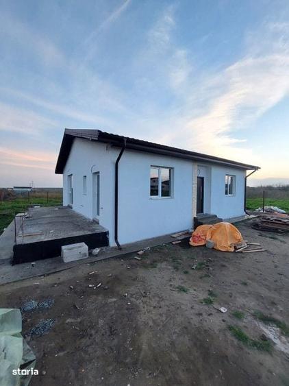 Casă cu 3 camere decomandat cu Teren 450 Mp în Cumpăna