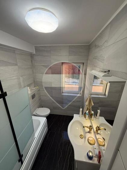 Apartament cu 3 camere decomandat, mobilat în Dumbrăvița