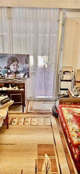 Apartament cu 2 camere semidecomandat în Craiovei