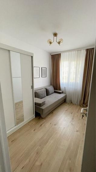 Apartament cu 3 camere semidecomandat în Alexandru cel Bun