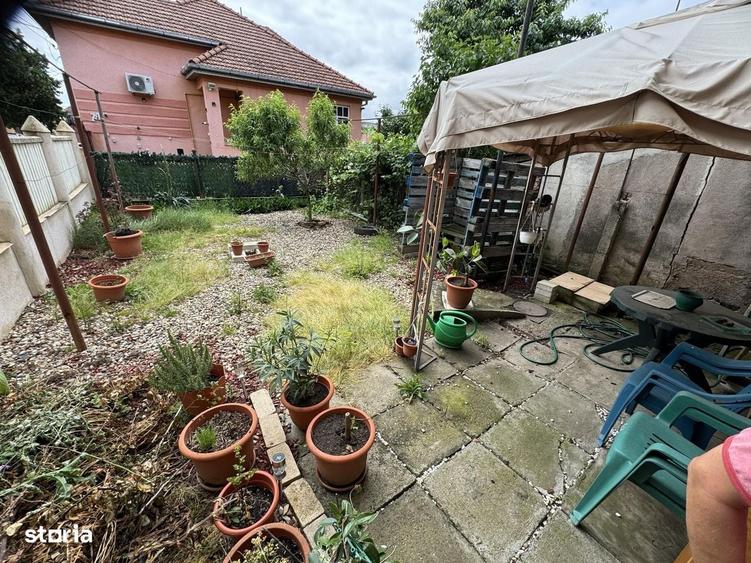Casă cu 4 camere decomandat cu Teren 100 Mp în 14 Mai