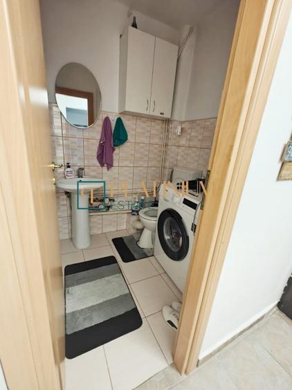 Apartament cu 3 camere semidecomandat, mobilat în Aradului