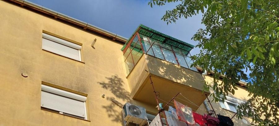 Apartament cu 3 camere decomandat în Micro 16