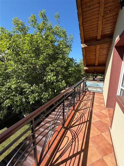 Casă cu 4 camere cu Piscina în Bran