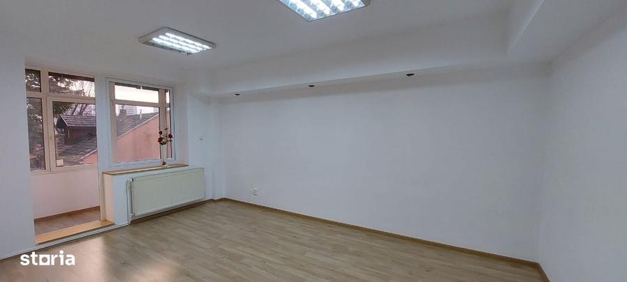 Spațiu comercial, de 40 mp, în Central