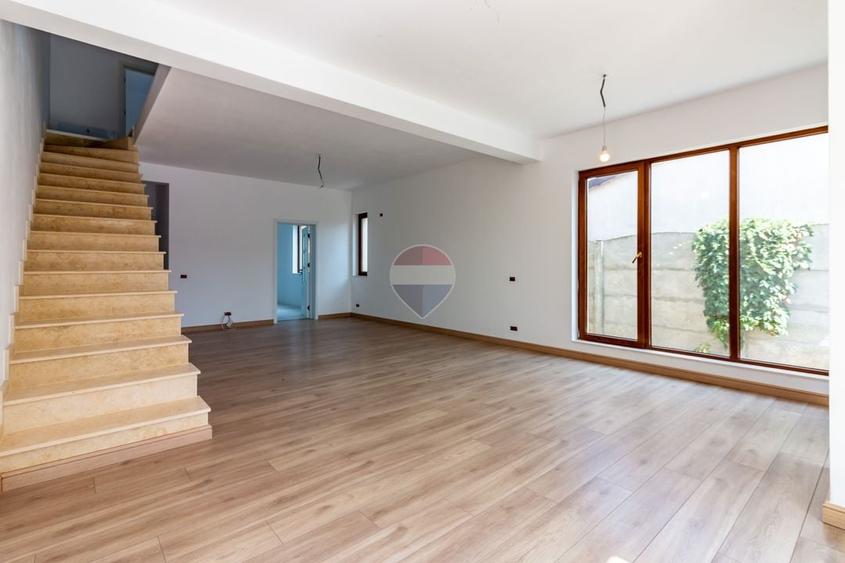 Duplex cu 4 camere cu Teren 238 Mp în Nord-Vest