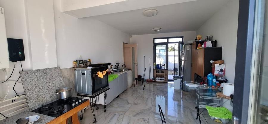 Casă cu 5 camere cu Teren 215 Mp în Mogoșoaia