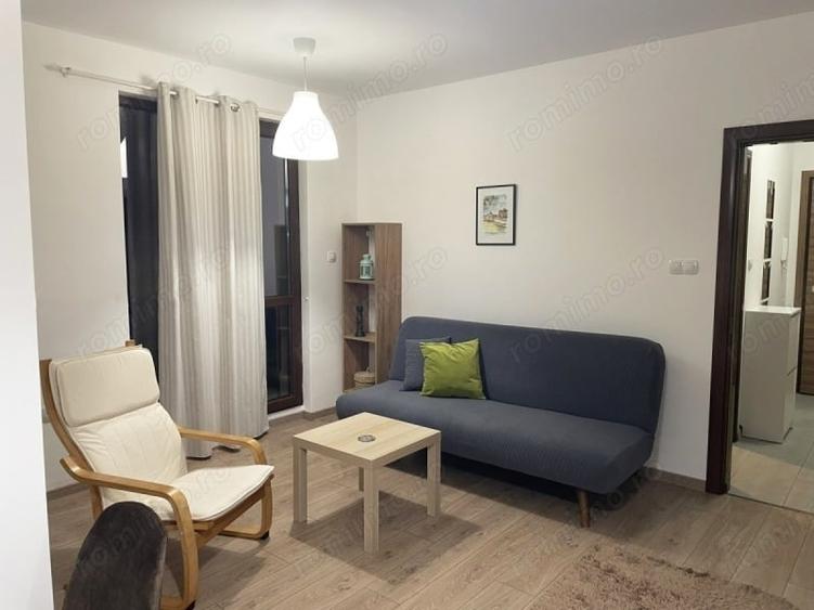 Apartament cu 3 camere decomandat în Berceni