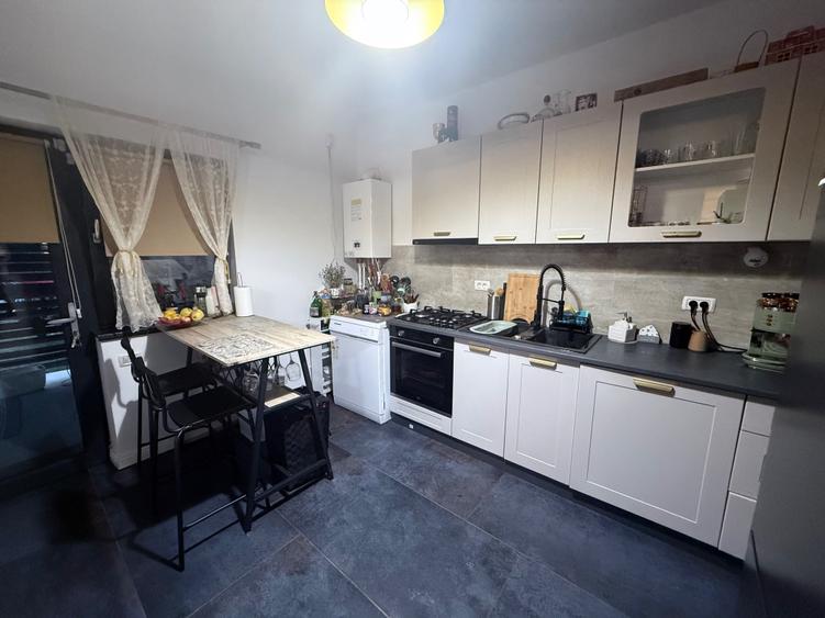 Casă cu 3 camere în Central