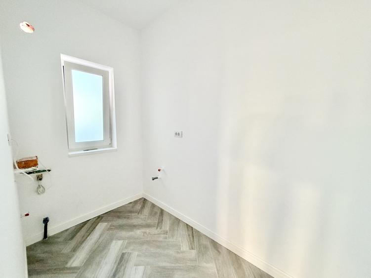 Duplex cu 4 camere cu Teren 275 Mp în Urseni