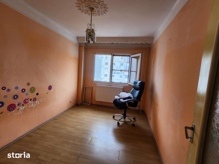 Apartament cu 3 camere decomandat în Republicii