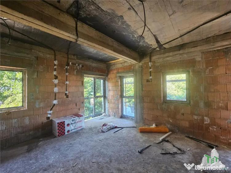 Apartament cu 3 camere decomandat în Gorjului