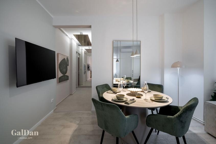 Apartament cu 3 camere, mobilat în P-ța Romană