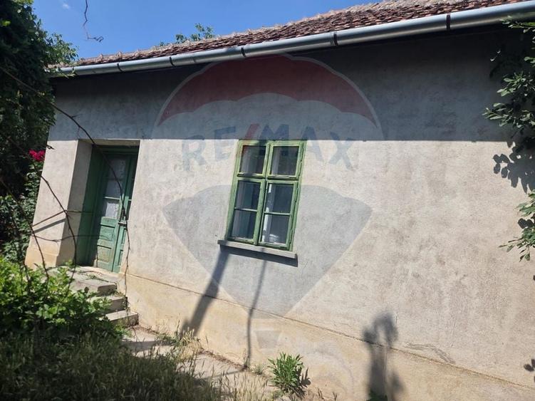 Casă individuală cu 4 camere cu Teren 2676 Mp în Boiu