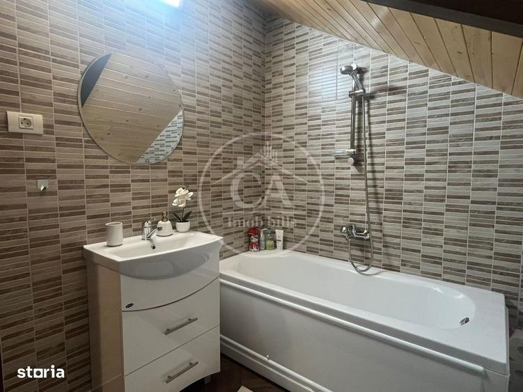 Casă cu 4 camere decomandat în Central