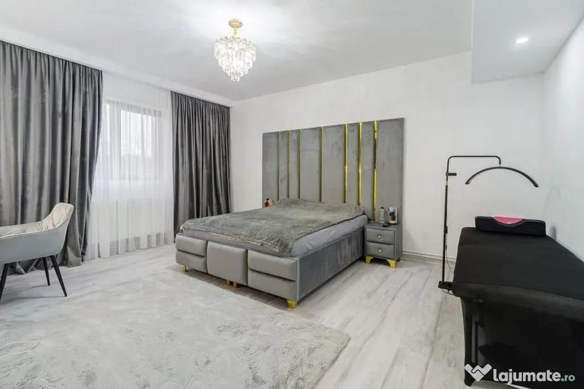Casă cu 7 camere cu Teren 2000 Mp în Periș