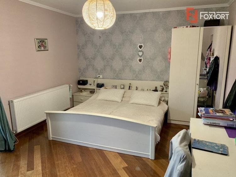 Casă individuală cu 5 camere cu Canalizare în Moșnița Nouă