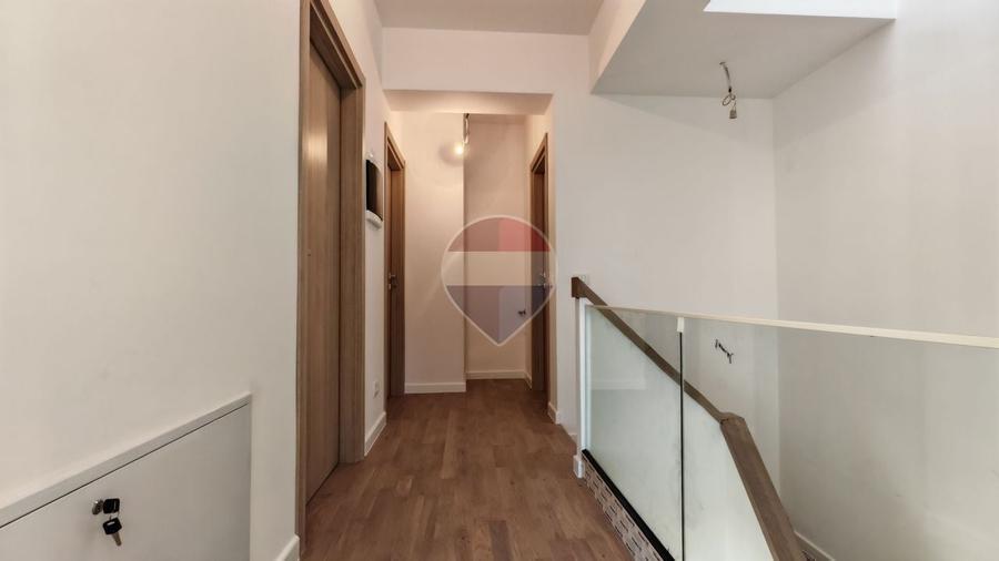 Duplex cu 4 camere cu Teren 250 Mp în Odăi