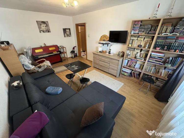 Apartament cu 4 camere decomandat în Central