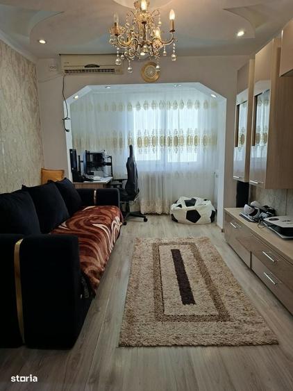 Apartament cu 3 camere semidecomandat în Central