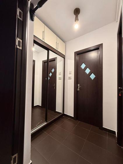 Apartament cu 2 camere semidecomandat în Colentina
