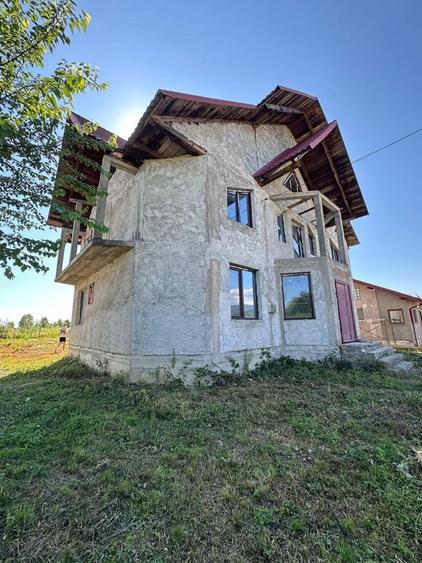 Casă cu 4 camere în Central