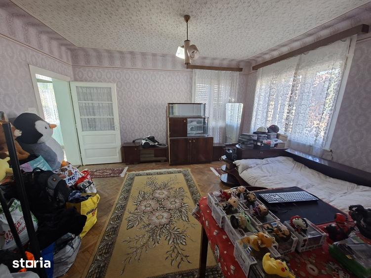 Casă cu 3 camere cu Teren 890 Mp în Burdea