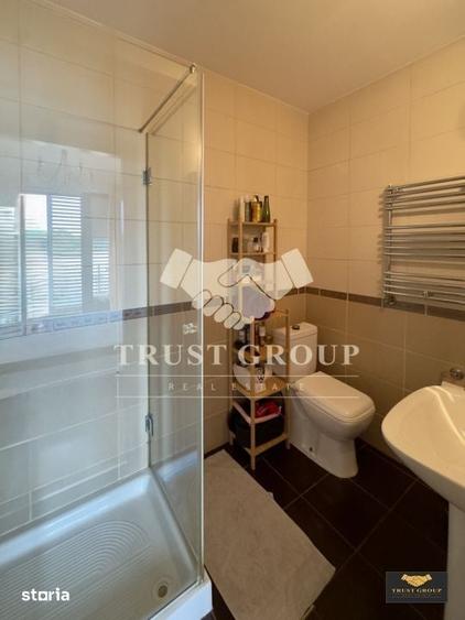 Apartament cu 3 camere semidecomandat în Aviatorilor