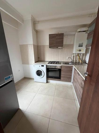 Apartament cu 3 camere decomandat în Km 4-5
